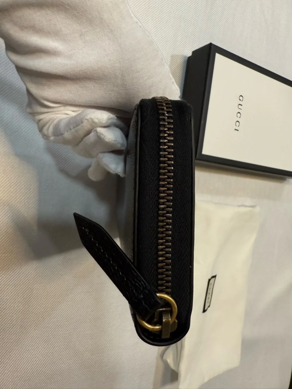 Gucci Black Leather Zip Wallet with Red and White Snake Print - Picture 5 of 6